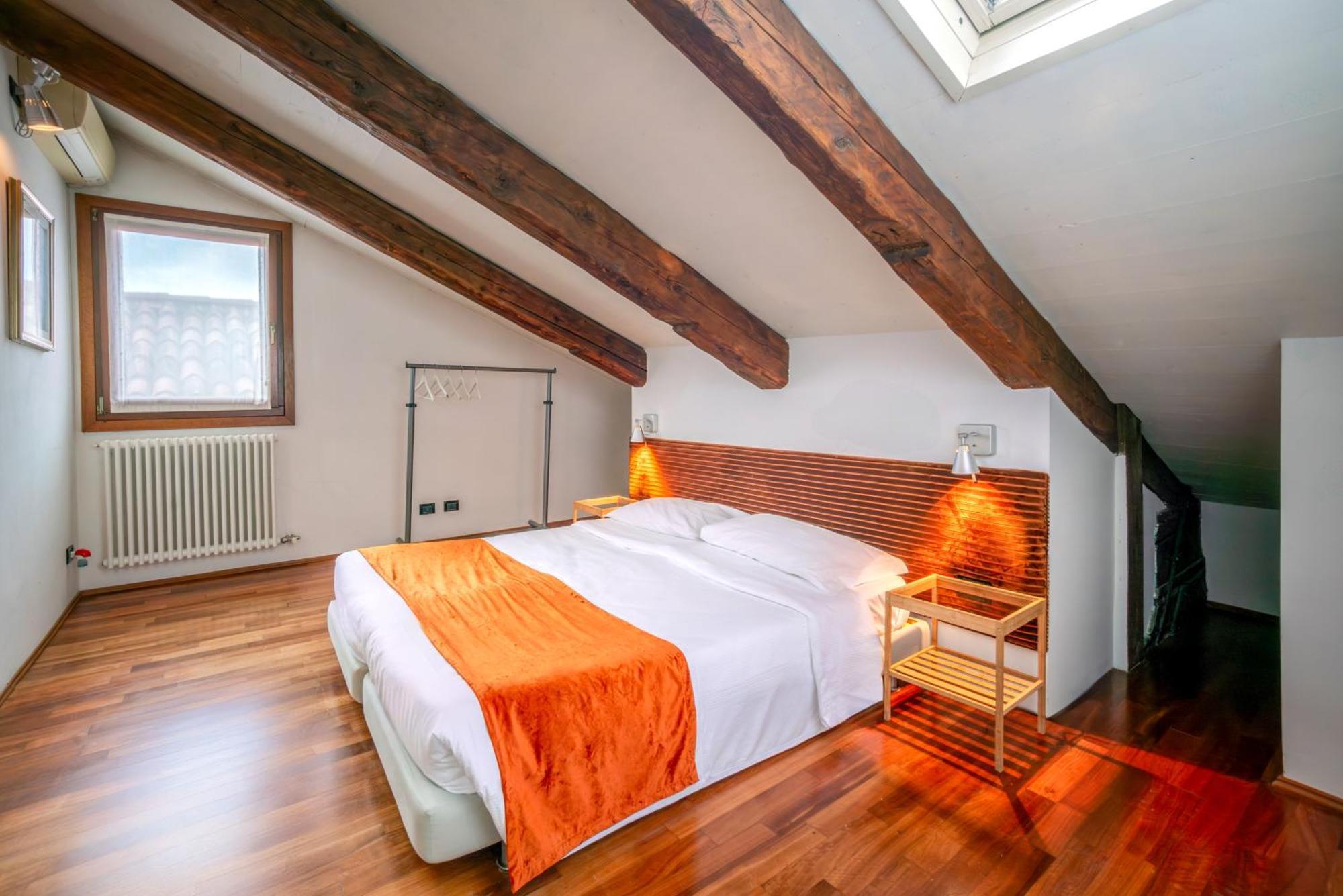 Palazzo San Luca 3* Venice